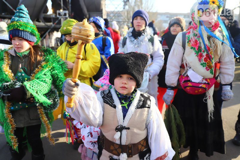  Парад вертепов и бои “лава на лаву”: как в Запорожье отпраздновали Рождество 