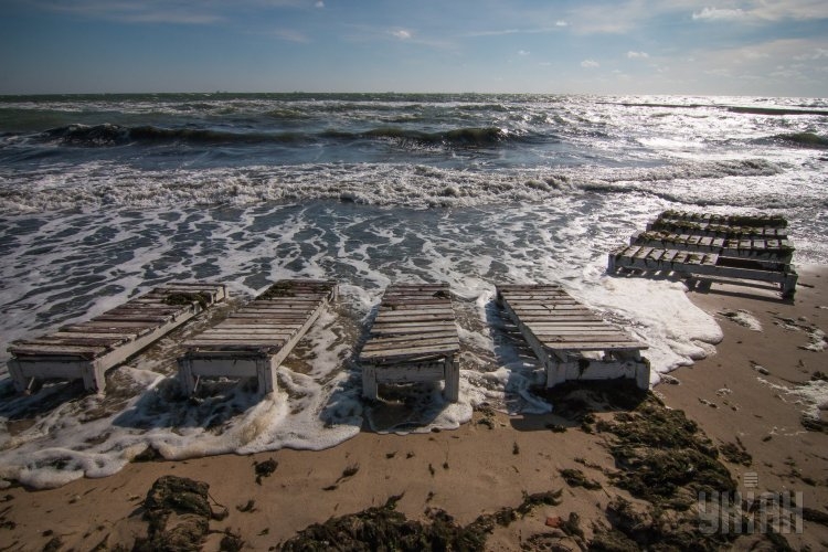 Запорожский блогер показал последствия шторма на Азовском море, – видео