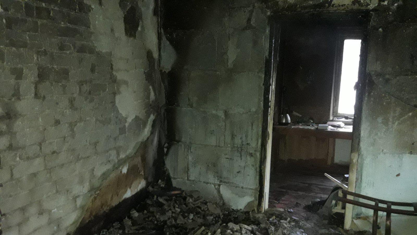 В Запорожье из задымленной квартиры спасли мужчину