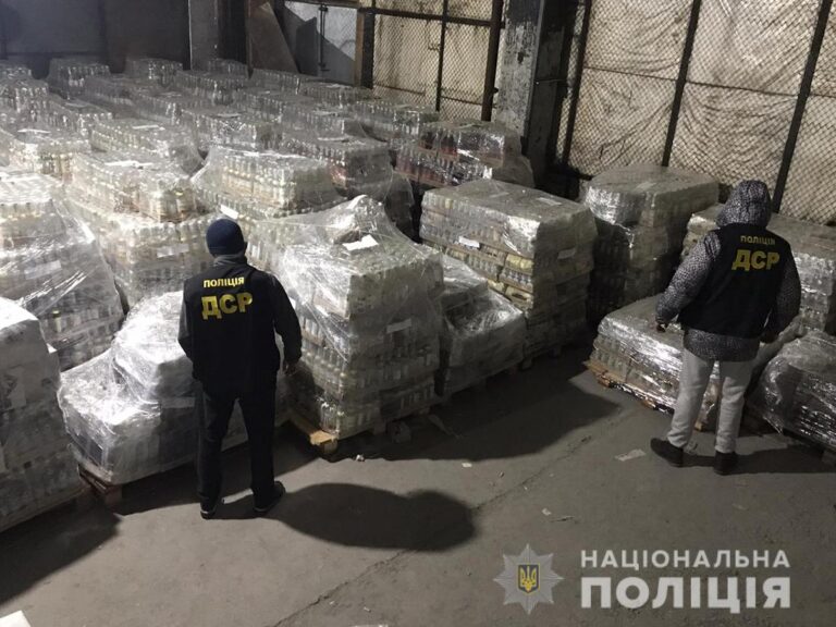 Полиция изъяла со склада водку на два миллиона