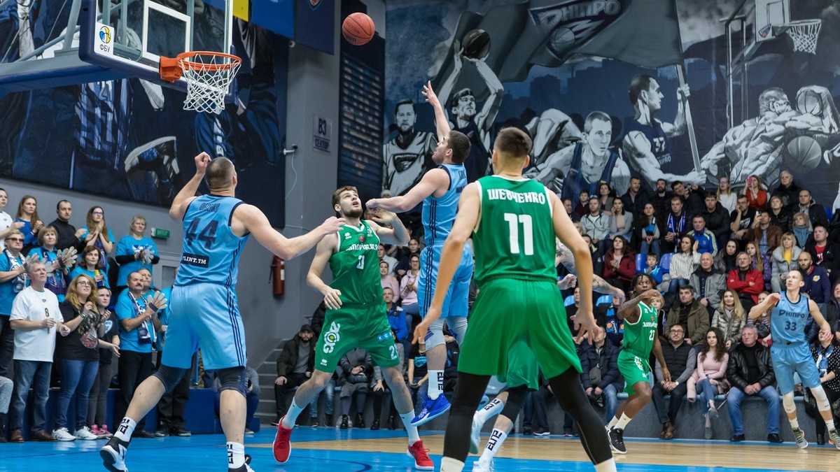 Запорожские баскетболисты почтили память Коби Брайанта