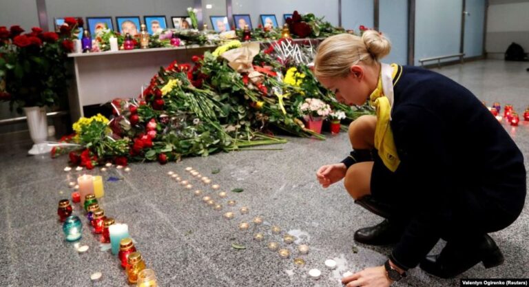 В аэропорту “Борисполь” прощаются с украинцами погибшими в Иране