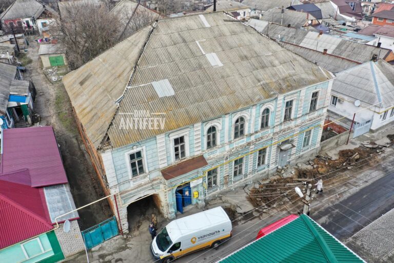 Фотограф показал здание почты в Мелитополе, которому больше ста лет, – фото 