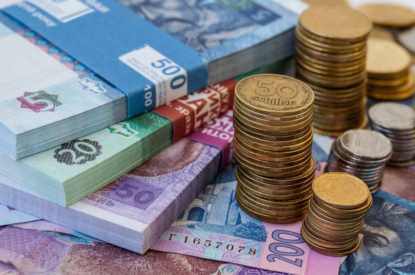 Минимальная зарплата в Украине вырастет: сколько будут платить с декабря
