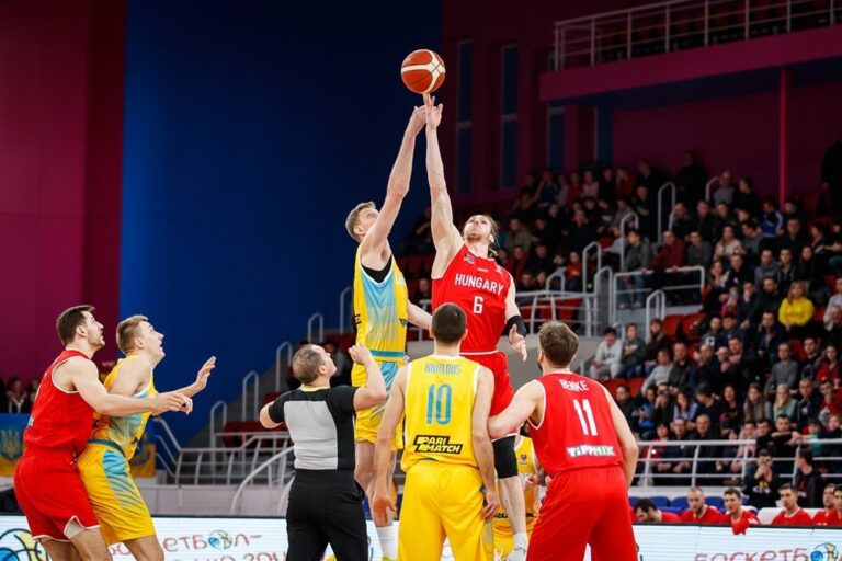 В Запорожье сборная Украины по баскетболу проиграла сборной Венгрии