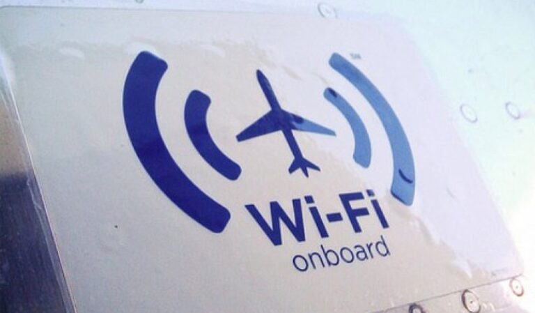 Украинские авиакомпании смогут использовать интернет на борту