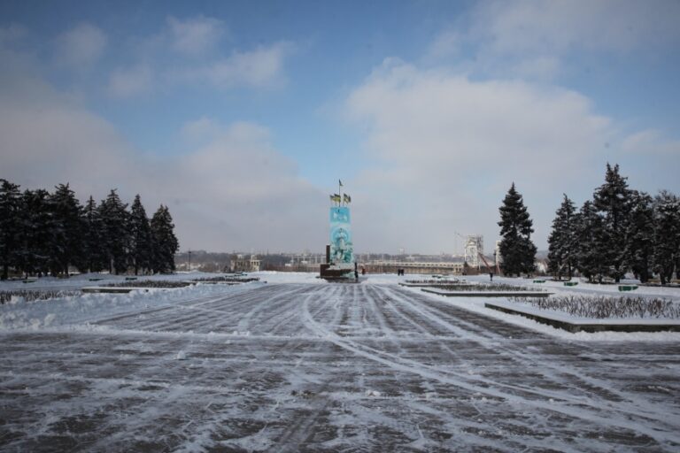 На площади Запорожской снесут постамент бывшего памятника Ленину 