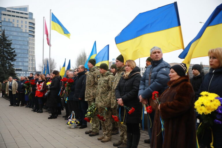 В Запорожье на Майдане Героев почтили память погибших в Революции Достоинства, – фото