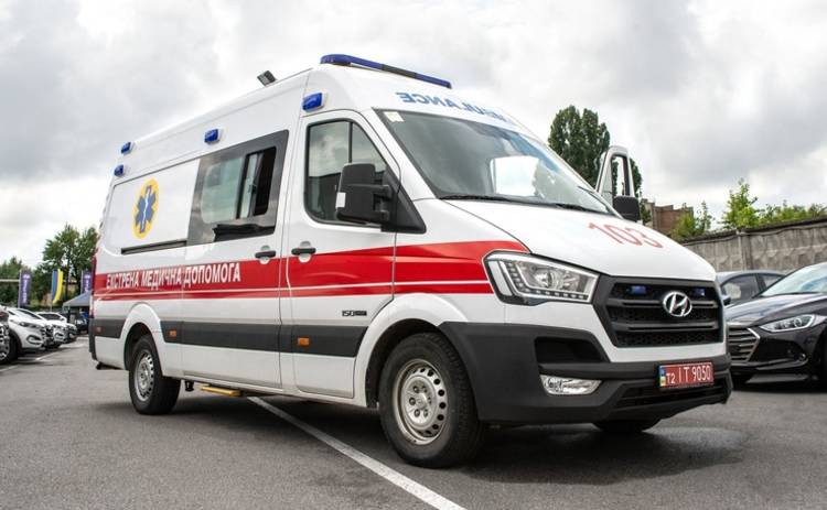 В Запорожье произошло ДТП: водителя автомобиля госпитализировали