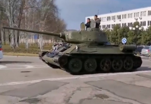 В Запорожье восстановили легендарный танк Т-34, – видео