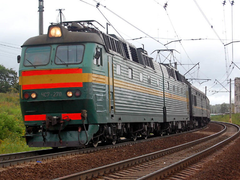 В Запорожской области мужчина погиб под колесами поезда: полиция выясняет обстоятельства