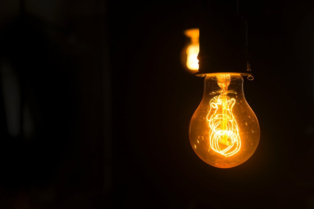 Электричество в Запорожье отключили более 2 тысячам запорожцам: с чем это связано