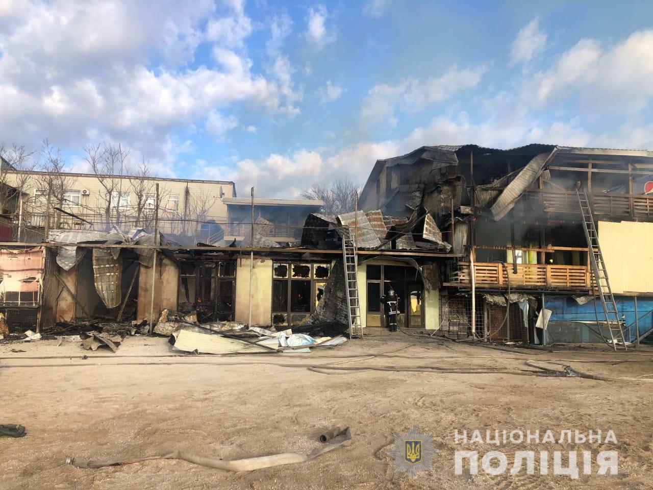 В Кирилловке подожгли гостиничный комплекс: полиция ищет виновных