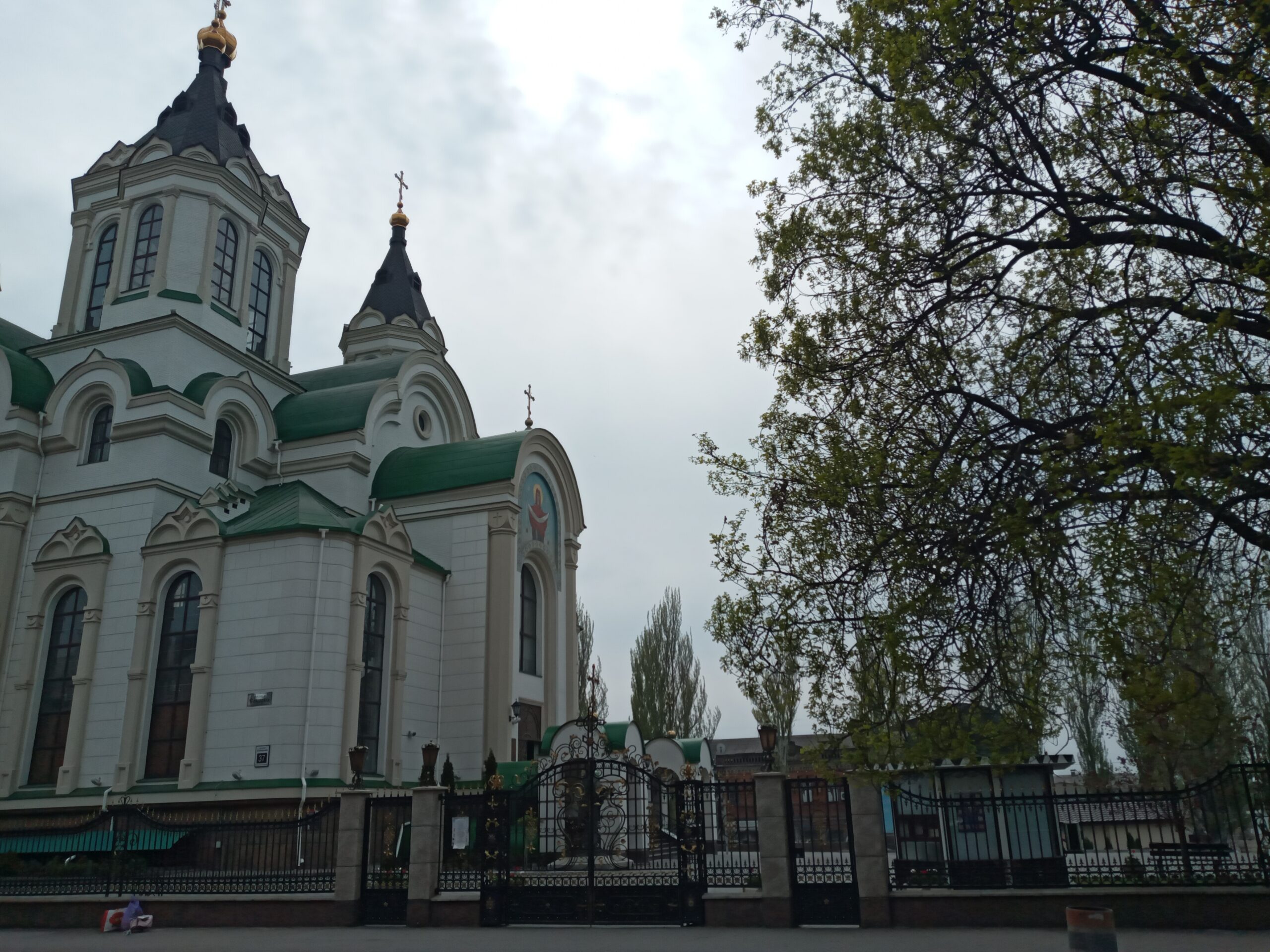 Пасха в Запорожье: церкви без прихожан (ФОТО)