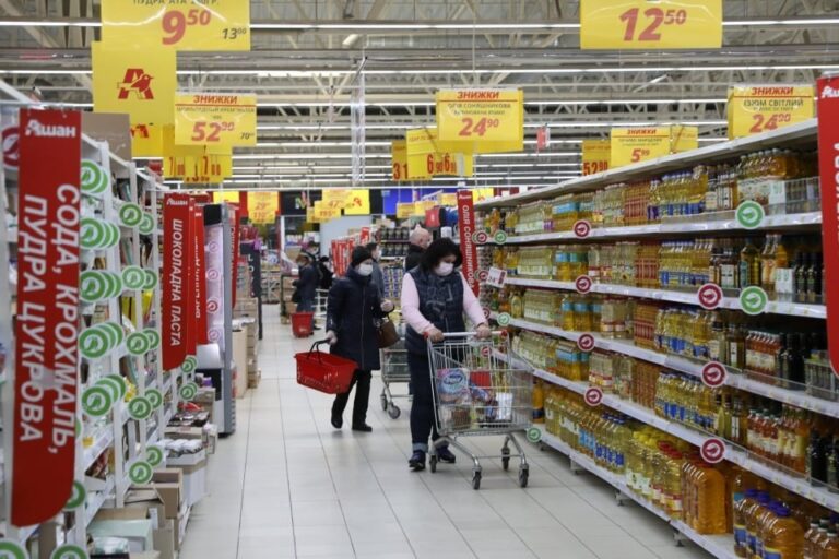 В Запорожье 19 апреля закроют Ашан: в остальные дни график супермаркета не изменится 