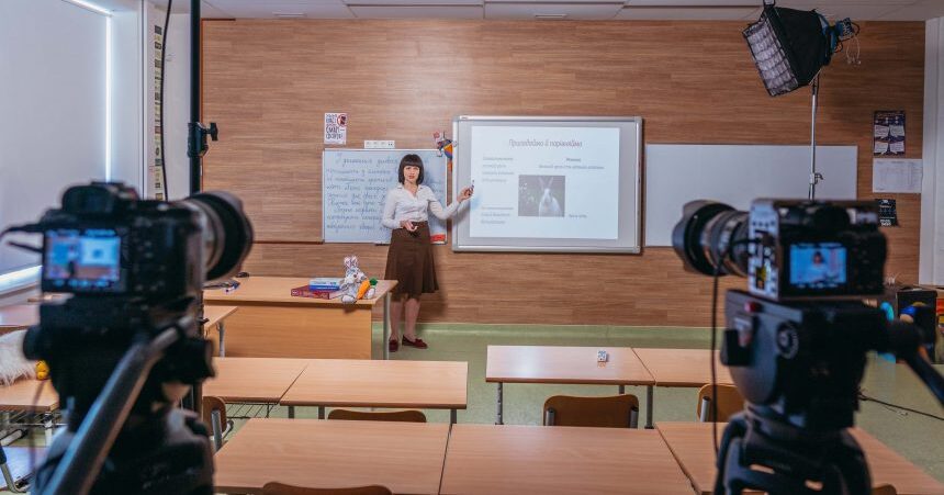 1 сентября в Запорожских школах: с санитайзерами и проверками температуры