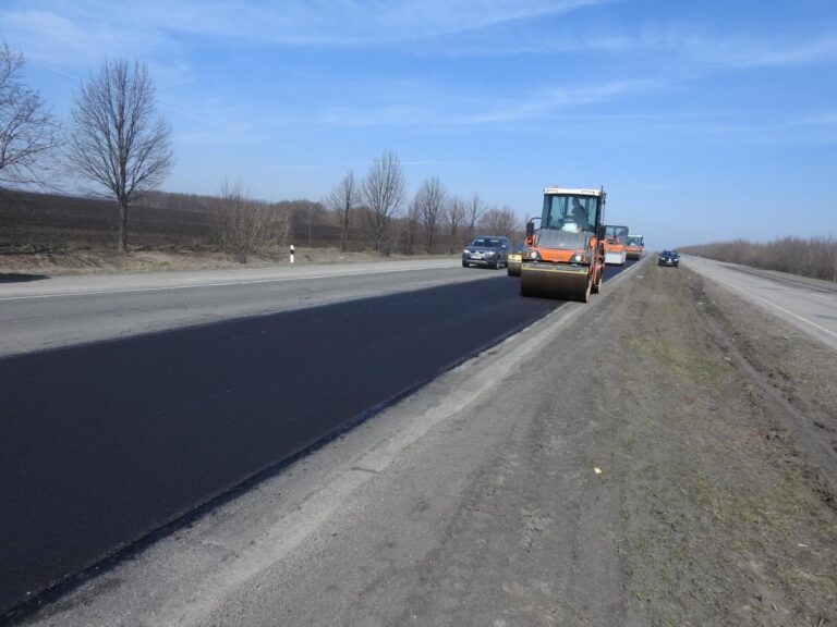 В Запорожской области будут строить дороги с использованием шлакового щебня 