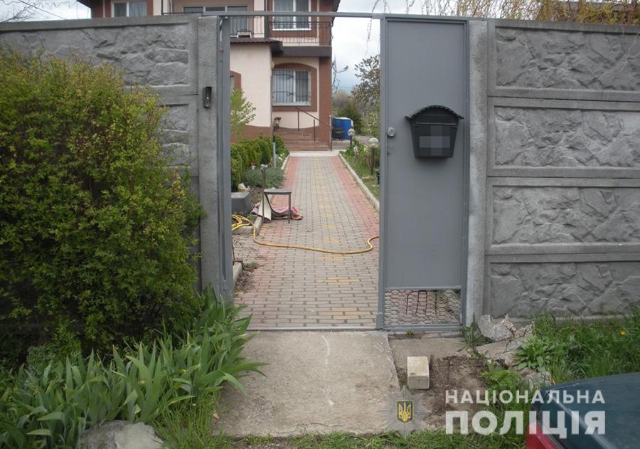 В Запорожской области рецидивисты напали и ограбили мужчину в частном секторе
