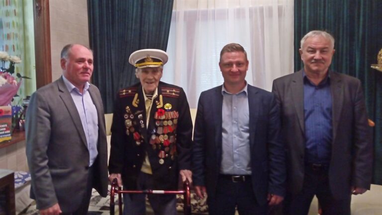 В Запорожье долгожитель отметил свой 102-й день рождения 