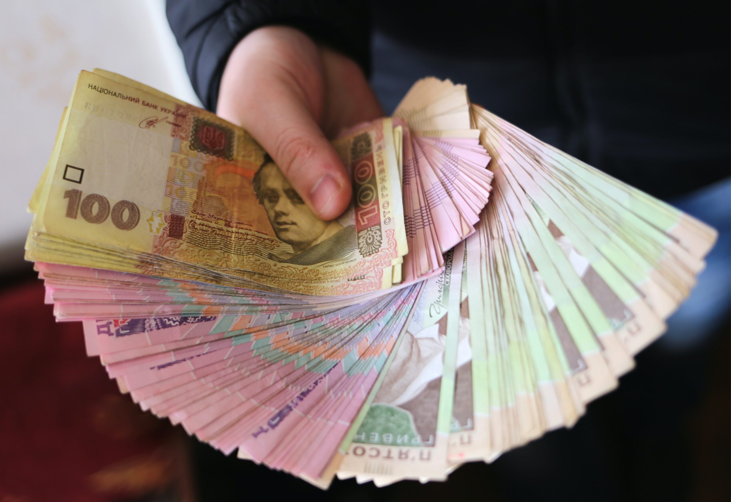 В Запорожской области задолженность по зарплате составила 121 млн гривен 