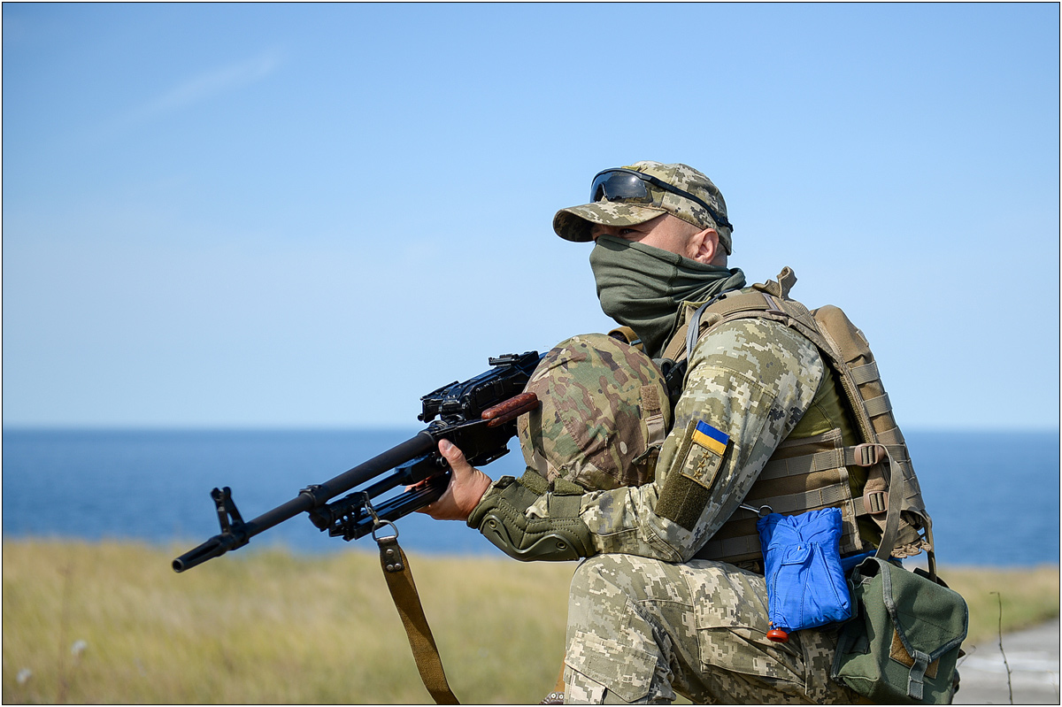 Война на Донбассе: два украинских воина подорвались на мине