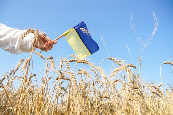 “Україна понад усе”: в Запорожье сотни горожан присоединились к “Маршу Воли”