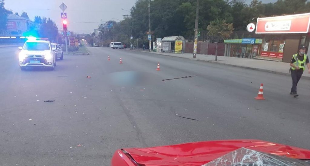 Сегодня утром на Малом рынке в Запорожье насмерть сбили пешехода