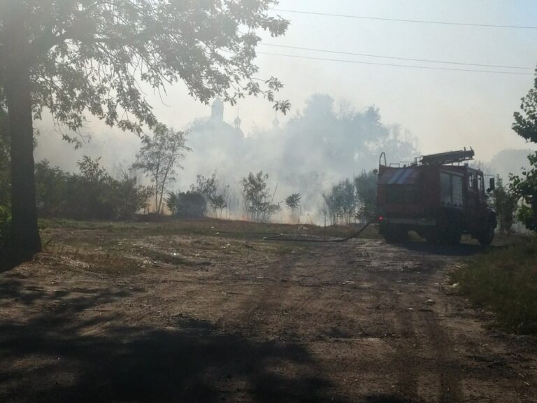 В посадке возле цирка в Запорожье случился пожар (ФОТО)