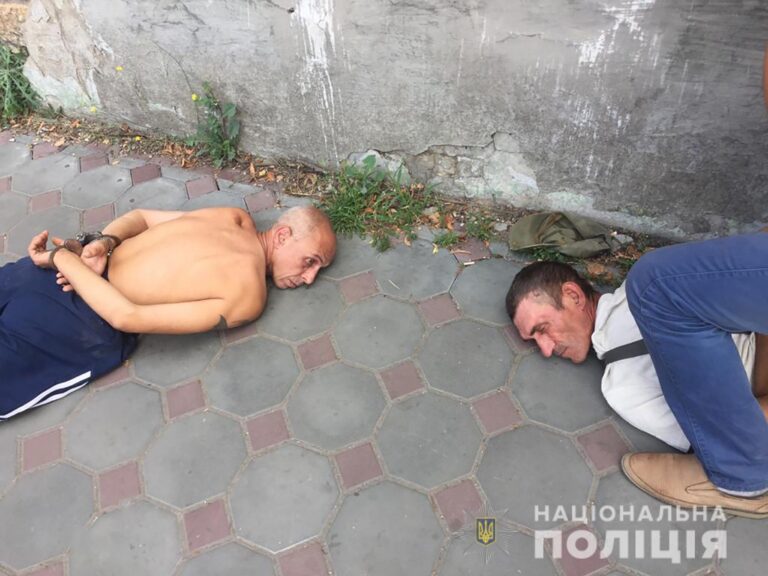 В Мелитополе полицейские задержали подозреваемых в ограблении пенсионерки 