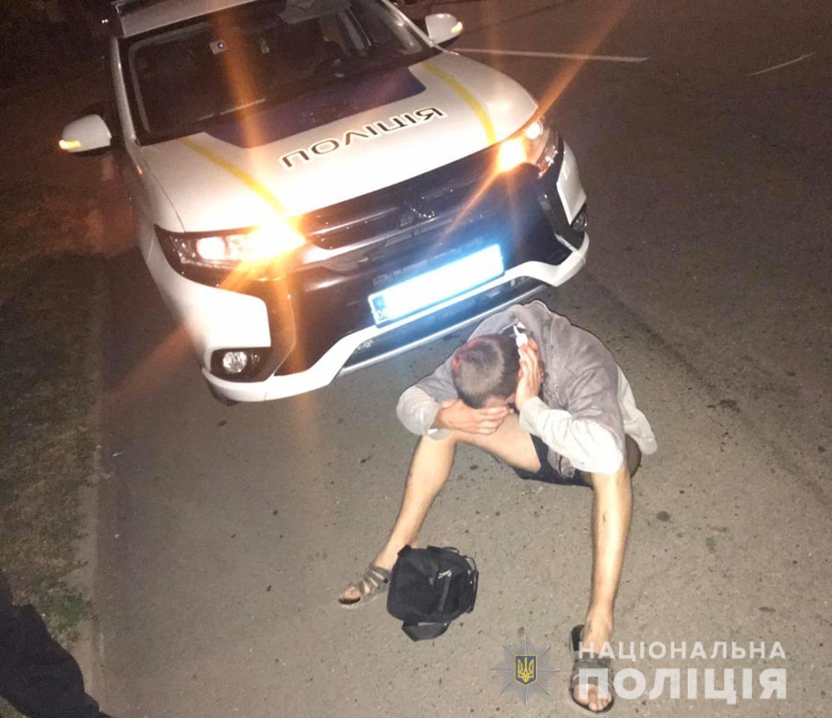 В Бердянске ночью злоумышленник угнал легковой автомобиль