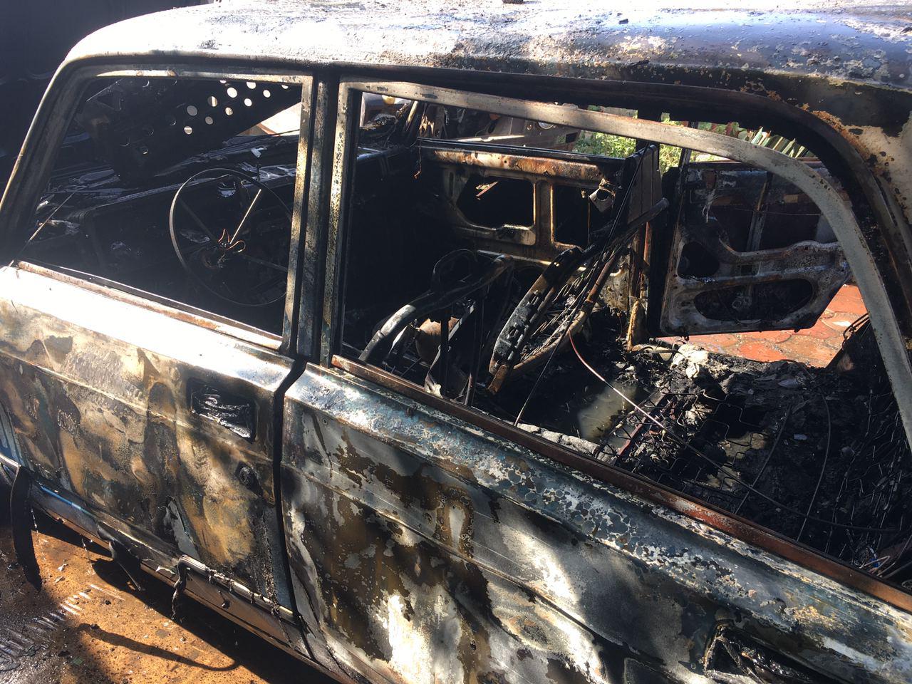 В Запорожской области сгорел легковой автомобиль, – фото