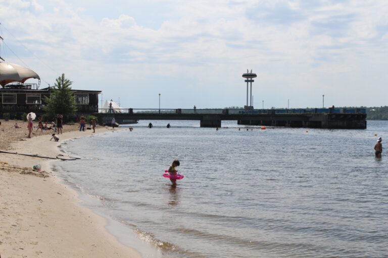 В Запорожье сняли запрет купания на городских пляжах 