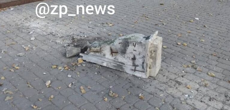 В Запорожье на проспекте обрушилась бетонная опора балкона исторического здания, – обошлось без жертв