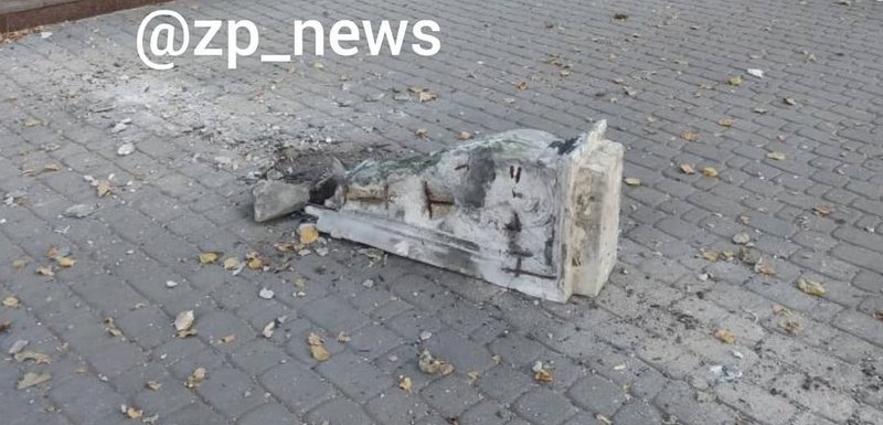 В Запорожье на проспекте обрушилась бетонная опора балкона исторического здания, – обошлось без жертв
