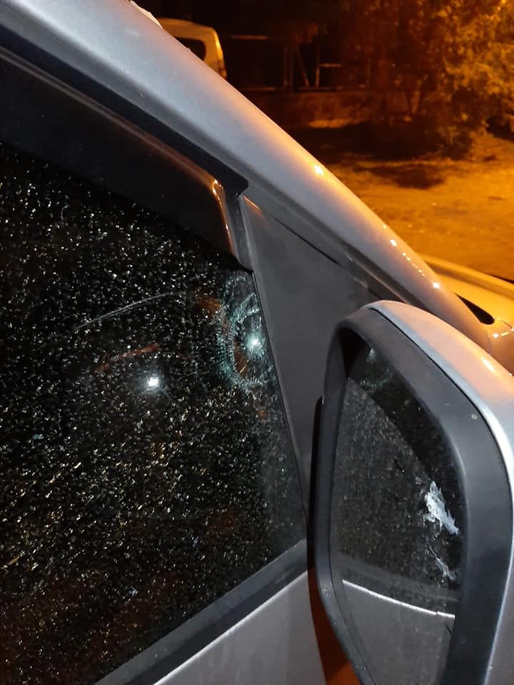 В Запорожье автомобиль кандидата в депутаты обстреляли из пневматического оружия