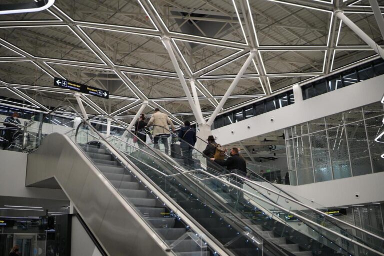 В Запорожье с нового терминала аэропорта отправился первый рейс в Киев, – фото