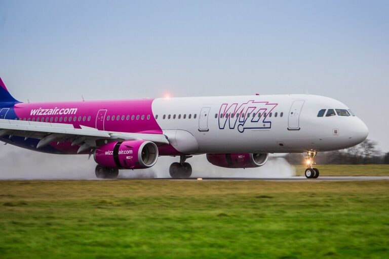 Wizz Air до декабря отменил рейсы из Запорожья в Польшу