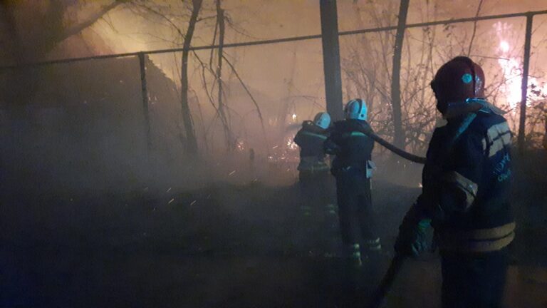 Полсотни запорожских спасателей привлекли для ликвидации пожаров в Луганской области