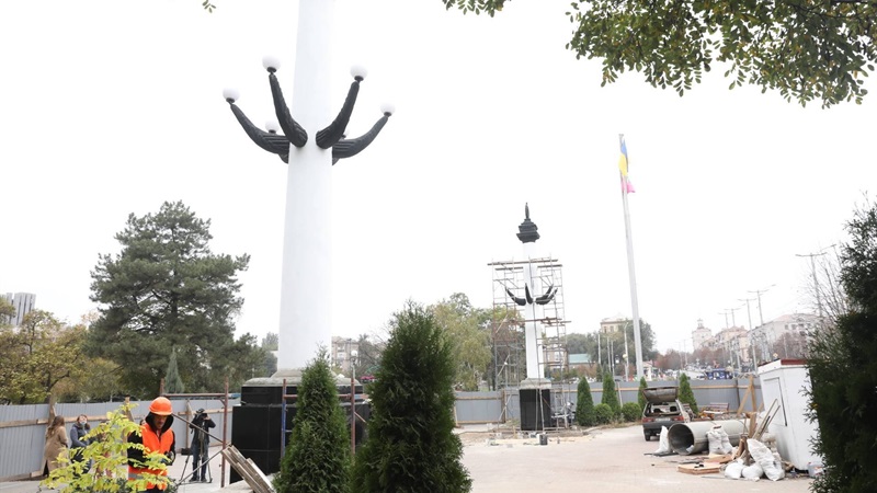 Колонны на Аллее Трудовой Славы прошли реконструкцию от разрушения