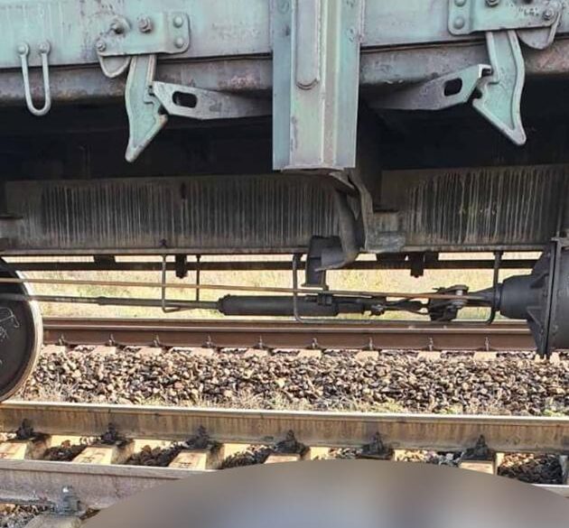 Грузовой поезд насмерть сбил мужчину в Запорожской области