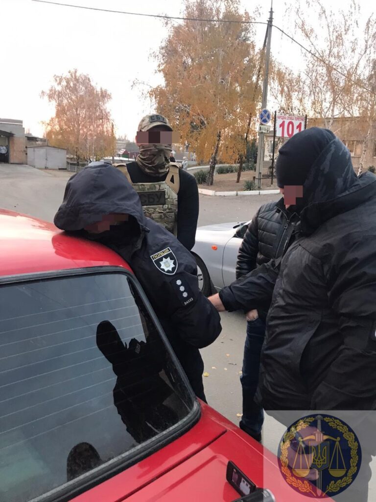 В Запорожской области следователь требовал взятку за сокрытие наркотрафика