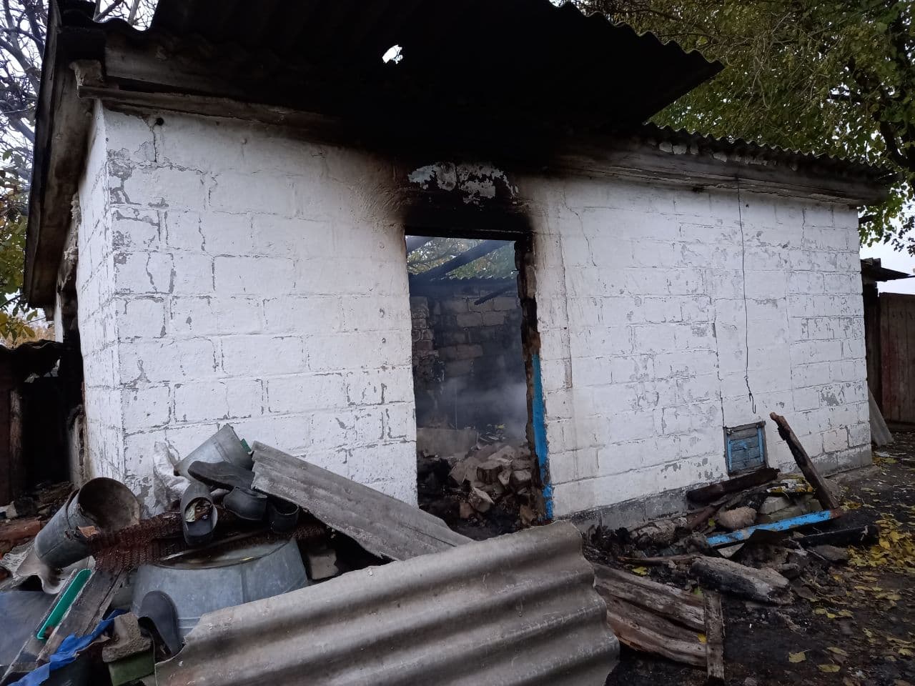 Запорожские спасатели во время пожара нашли тело мужчины: устанавливается личность погибшего