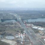 Президент Украины проинспектировал новый мост в Запорожье