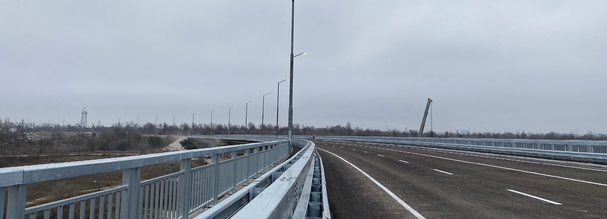 На новом мосту в Запорожье произошло ЧП: погиб мужчина