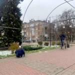 На Бульваре Шевченко устанавливаются новогодние инсталляции