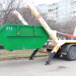 В Запорожье устанавливают специальные баки для крупногабаритного мусора