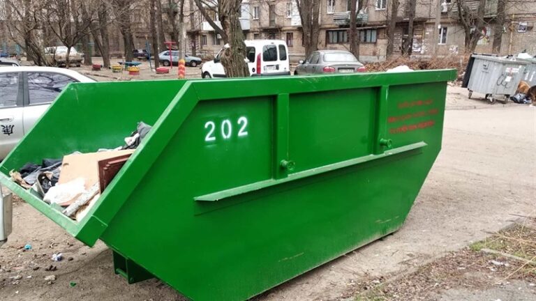 В Запорожье будут установлены 240 контейнеров для крупногабаритного мусора