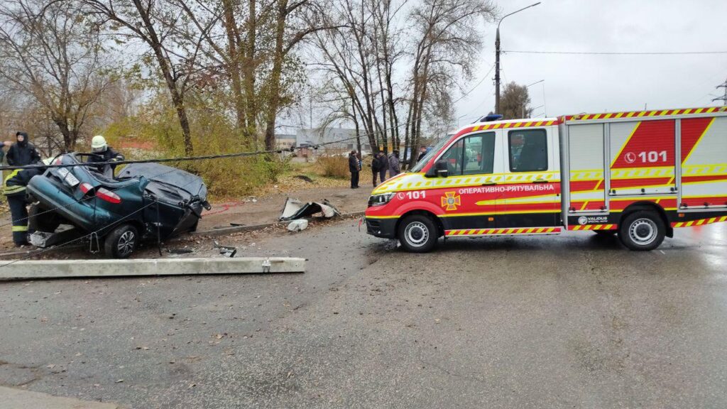 В Запорожье произошло мощное ДТП: водитель погиб