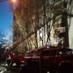 В Запорожье спасатели эвакуировали жильцов из задымленного дома