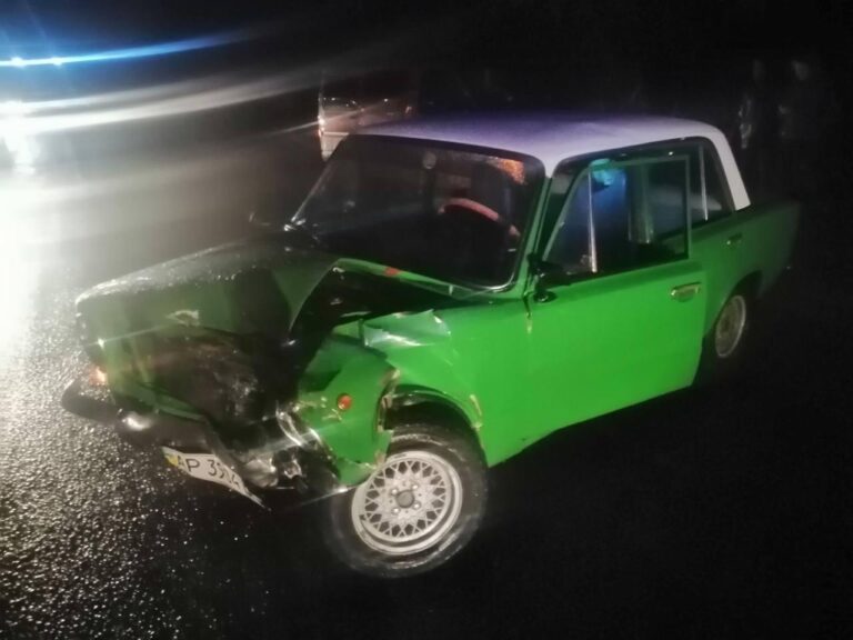 В Запорожье в ходе ДТП пострадал водитель автомобиля, – фото